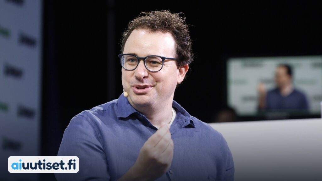 Anthropic-yhtiön toimitusjohtaja Dario Amodei puhuu lavalla TechCrunch Disrupt -tapahtumassa